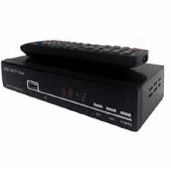 ATSC HDTV Tuner Box - Picture 1 of 4